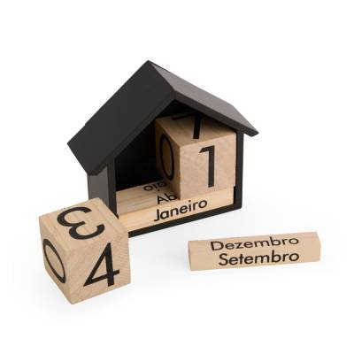 Calendário de Mesa em Madeira Formato Casa Personalizado